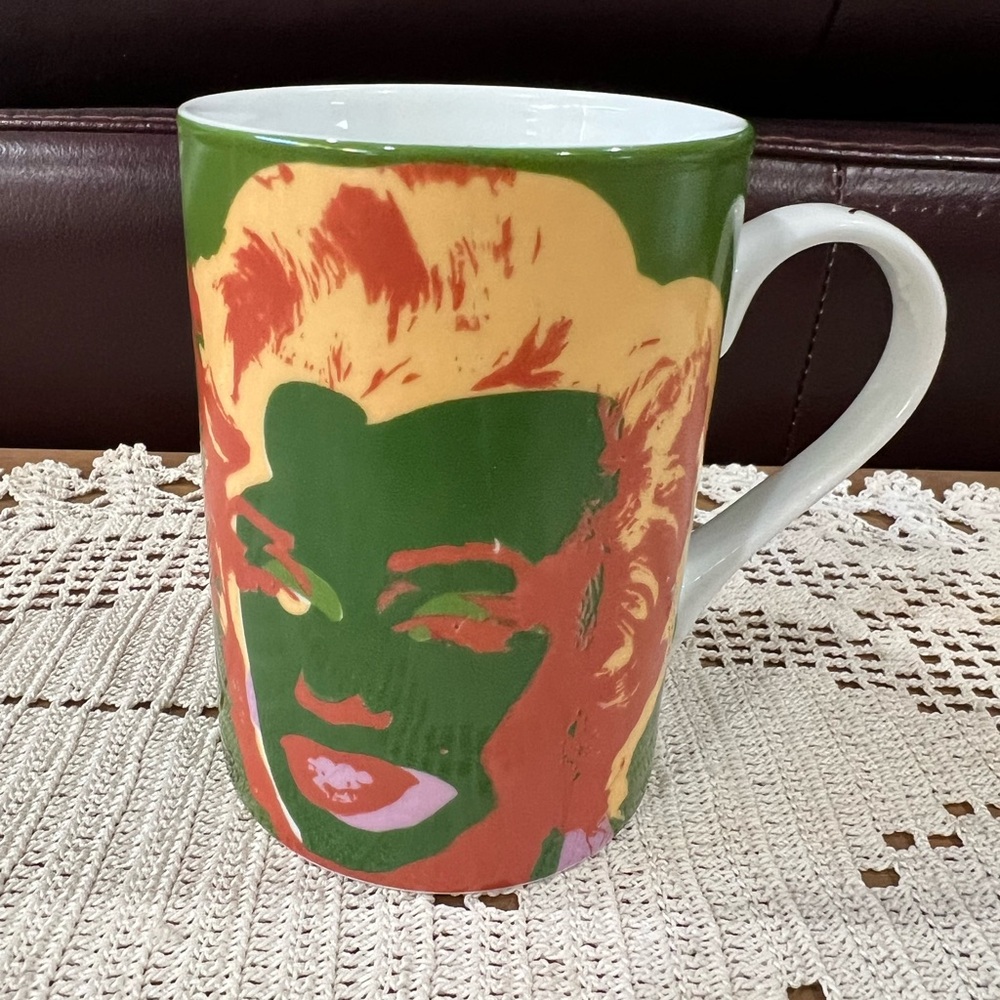 Andy Warhol mug featuring iconic Marilyn Monroe. 1997 excellent condition.